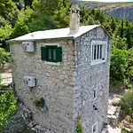 Dalmatinska Kuca بيت للعطل *