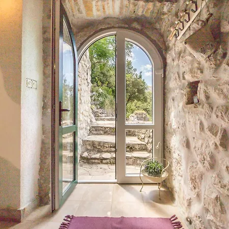 Holiday home Dalmatinska Kuca