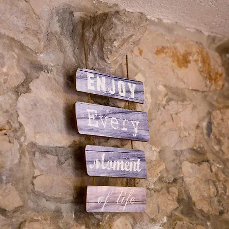 Semesterbostad Dalmatinska Kuća *