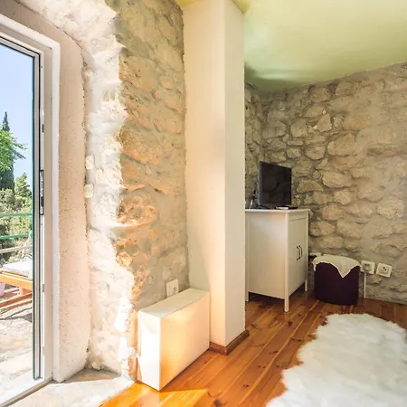 Dalmatinska Kuca Holiday home *