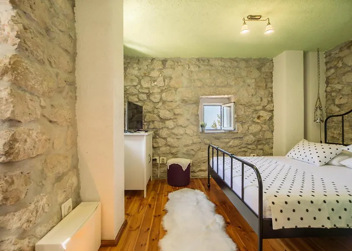 בית נופש Dalmatinska Kuca מאקרסקה