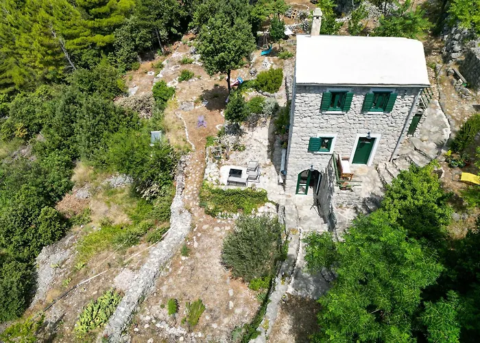 בית נופש Dalmatinska Kuca מאקרסקה