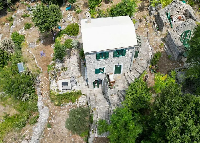 בית נופש Dalmatinska Kuca מאקרסקה